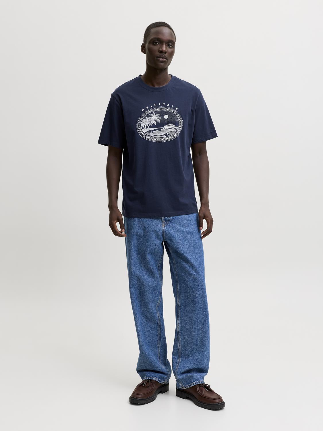 model_shot-front_full